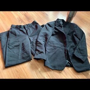 Excellent condition boys two piece suit